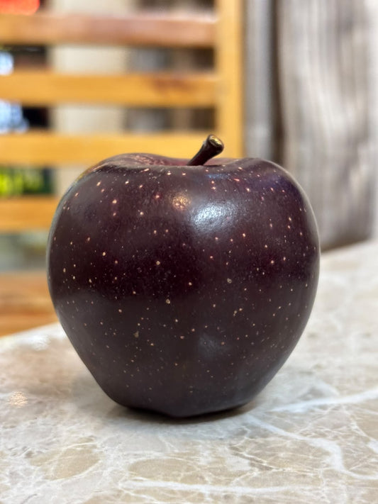 Kinnaur’s Black Royal Apples - Grown above 10,000ft